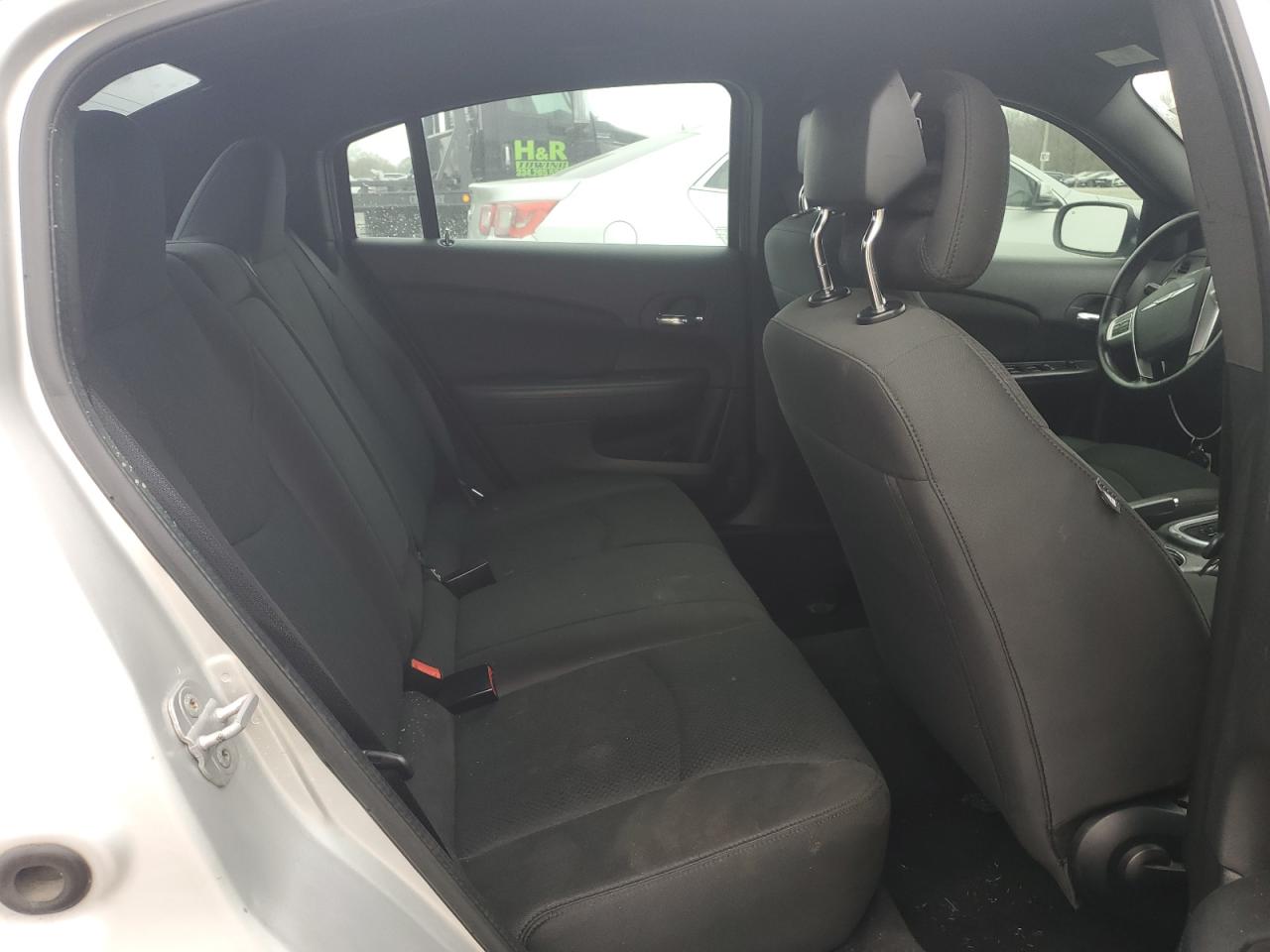 2011 Chrysler 200 - Image 10