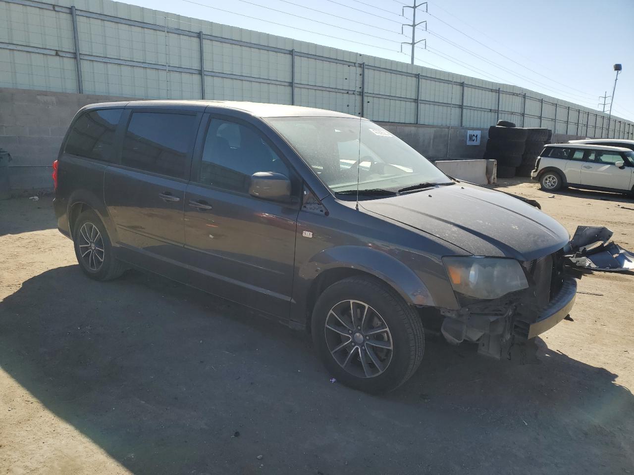 2014 Dodge Caravan - Image 4