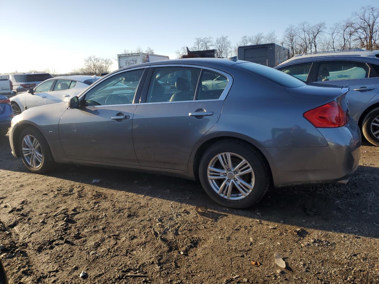 2015 Infiniti Q40 - Image 2