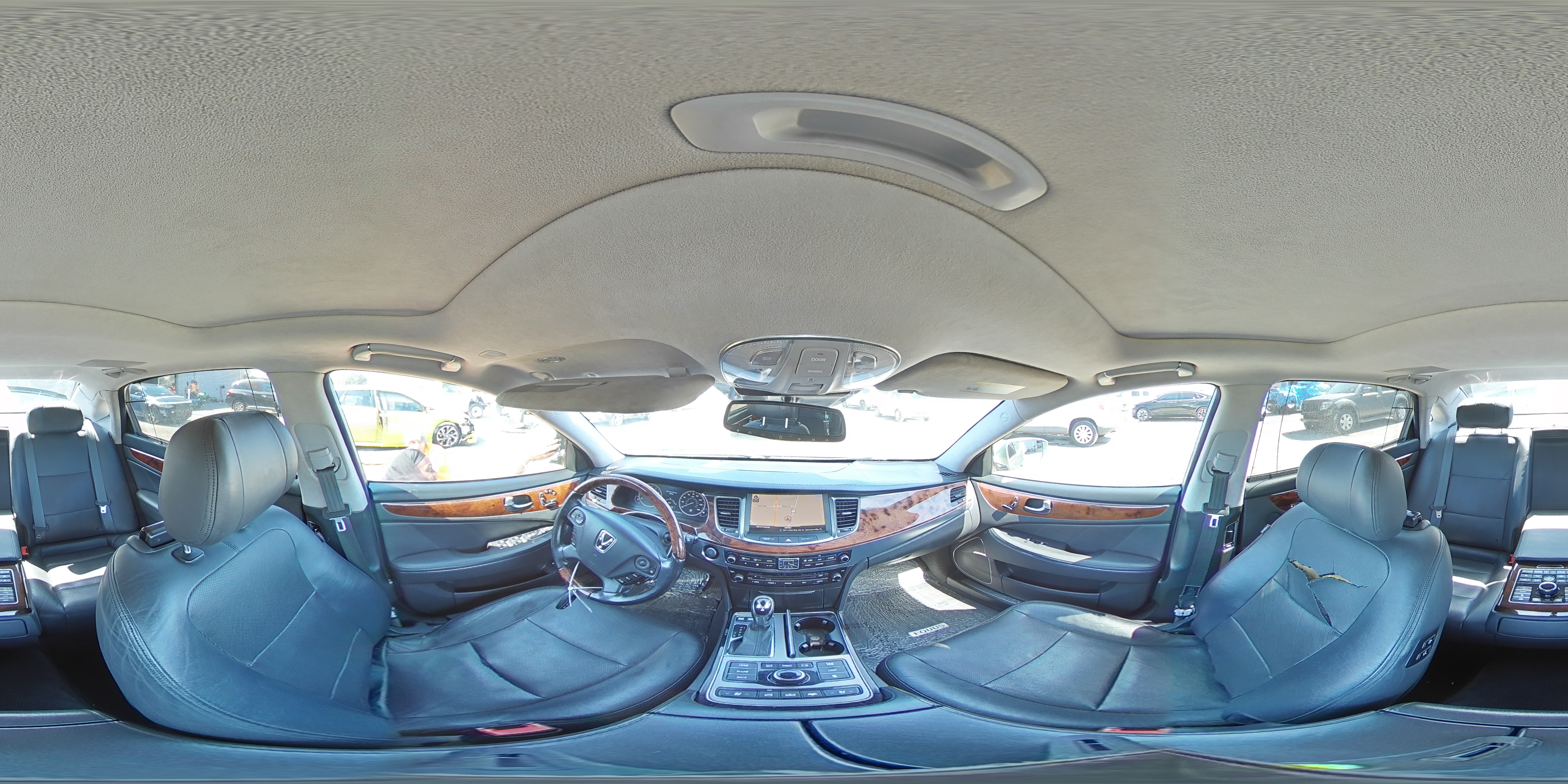 2015 Hyundai Equus - Image 14