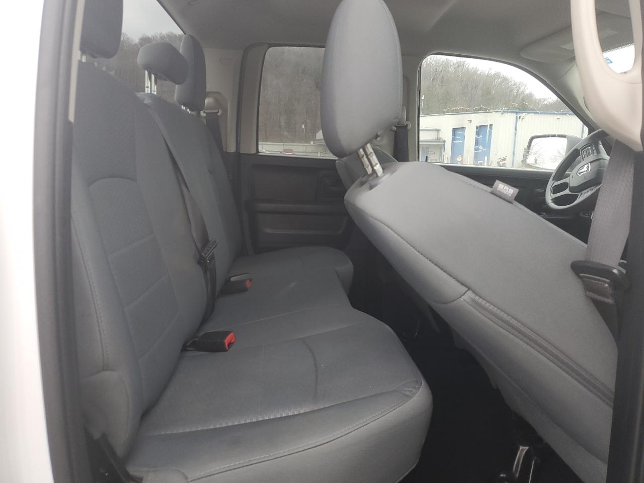 2015 RAM 1500 - Image 10