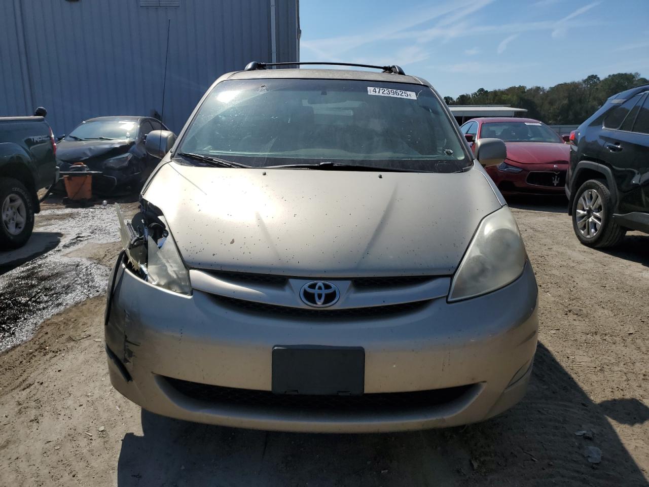 2010 Toyota Sienna - Image 5