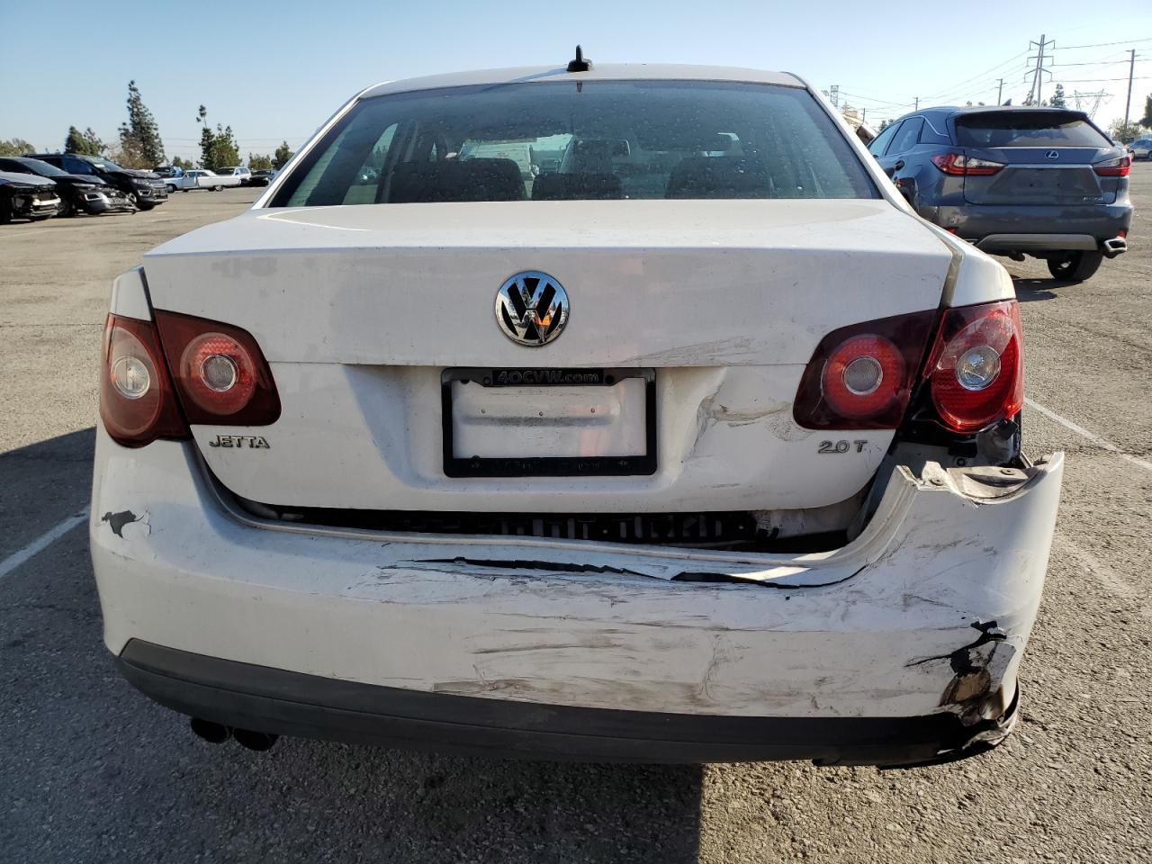 2010 Volkswagen Jetta - Image 6