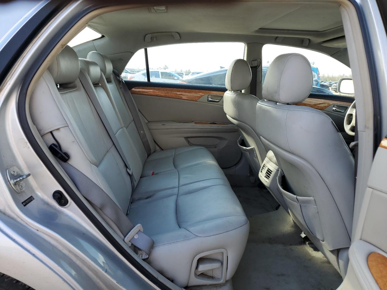 2006 Toyota Avalon - Image 10