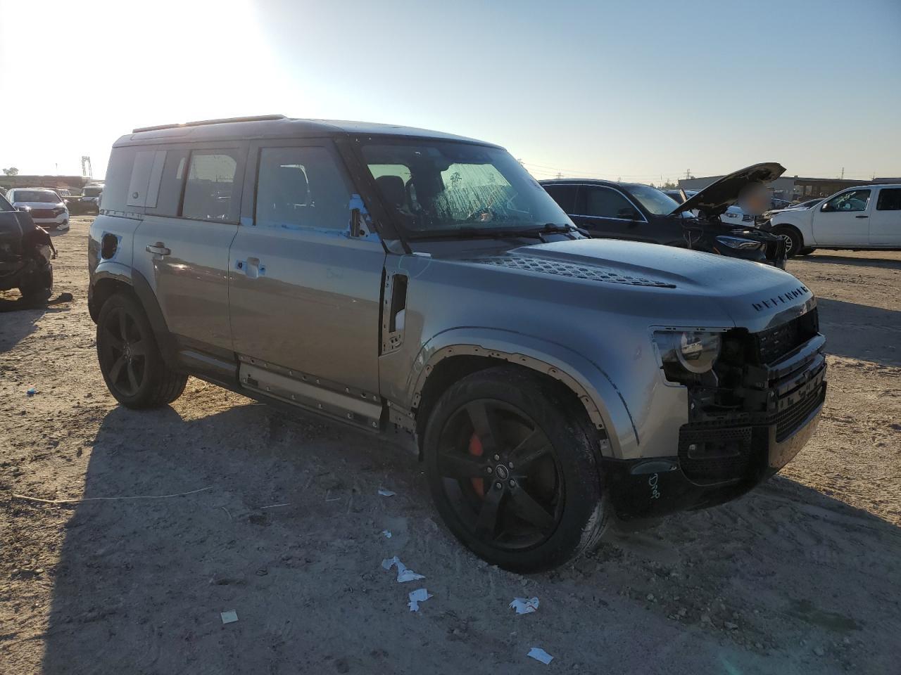 2023 Land Rover Defender - Image 4