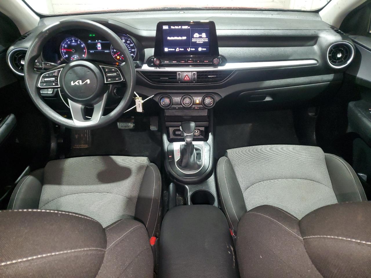 2023 Kia Forte - Image 8