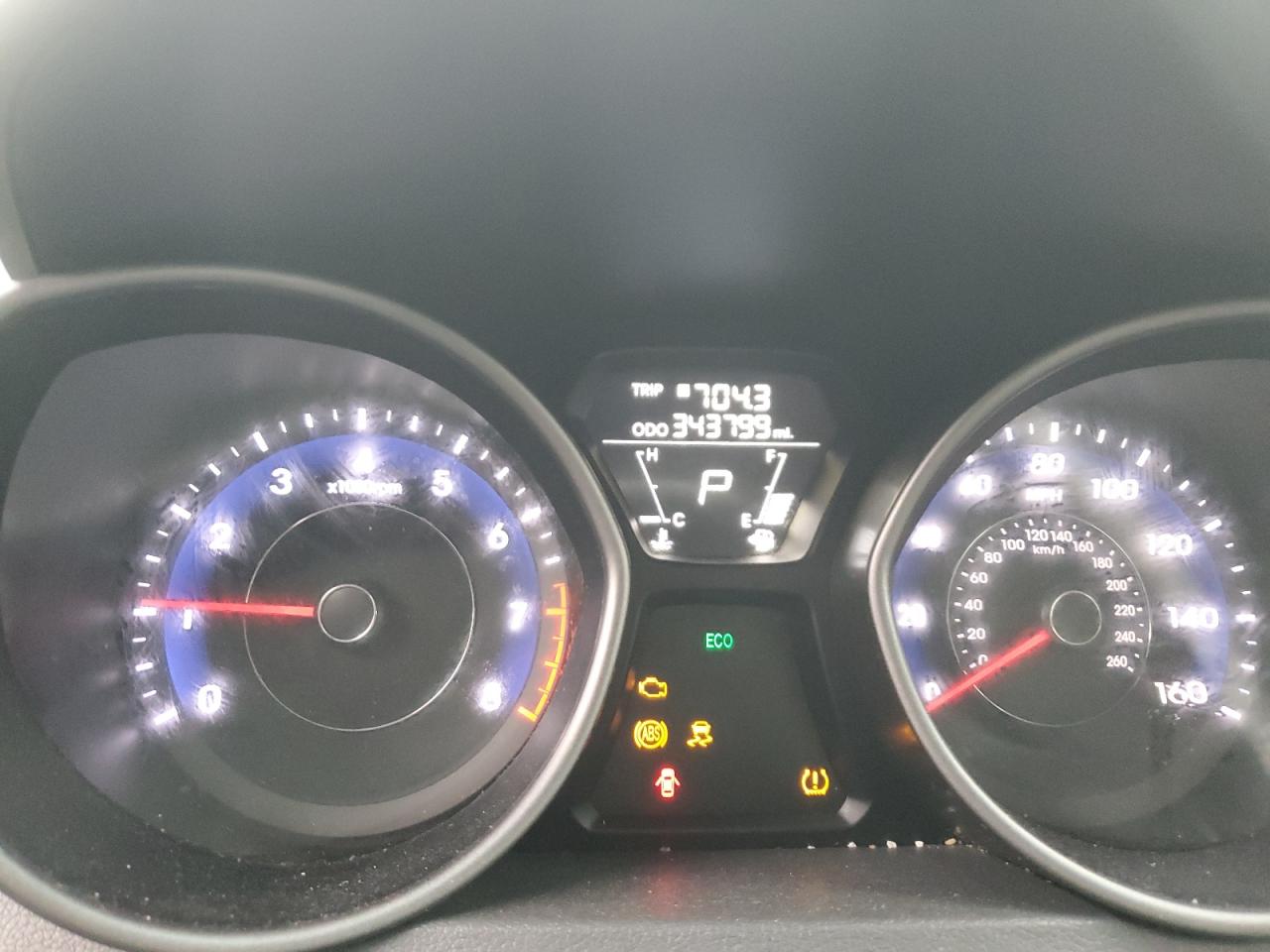 2013 Hyundai Elantra - Image 9