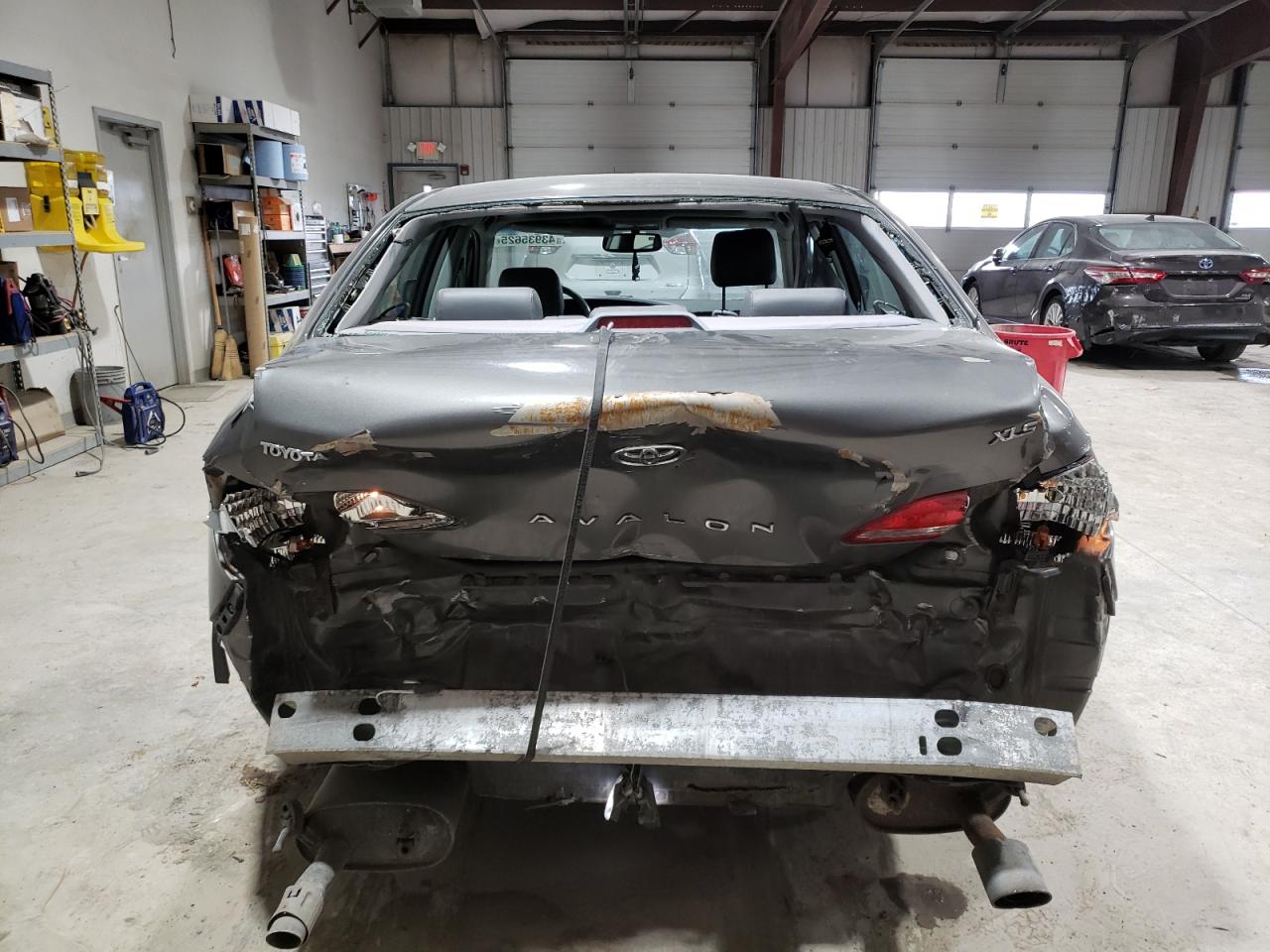 2006 Toyota Avalon - Image 6