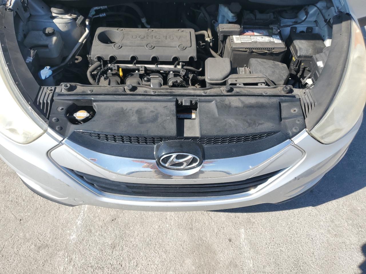 2010 Hyundai Tucson - Image 12