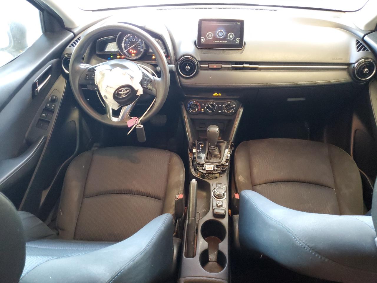 2017 Toyota Yaris - Image 8