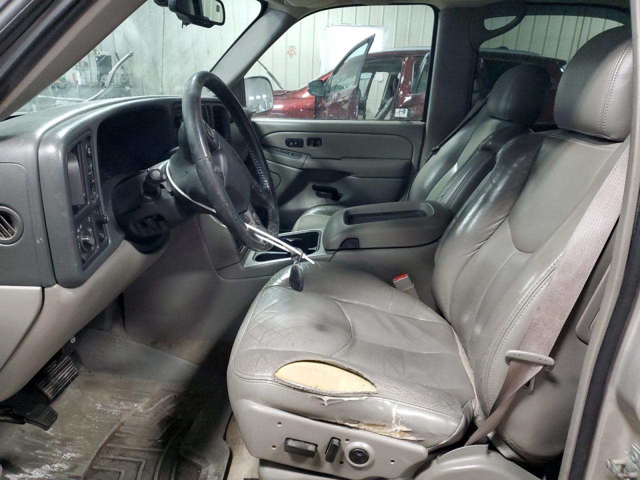 2005 Chevrolet Tahoe - Image 7