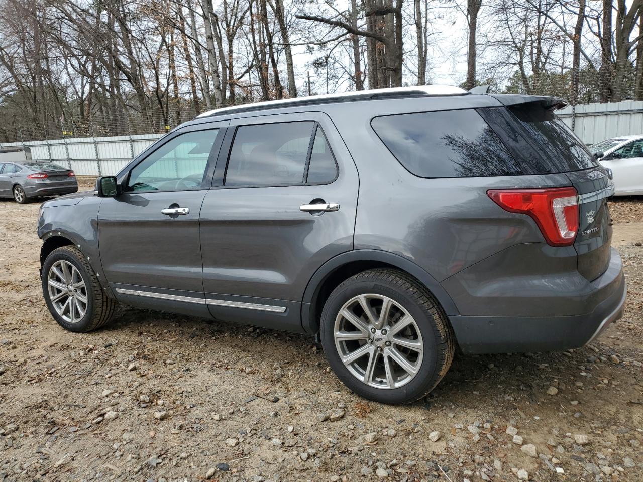 2016 Ford Explorer - Image 2