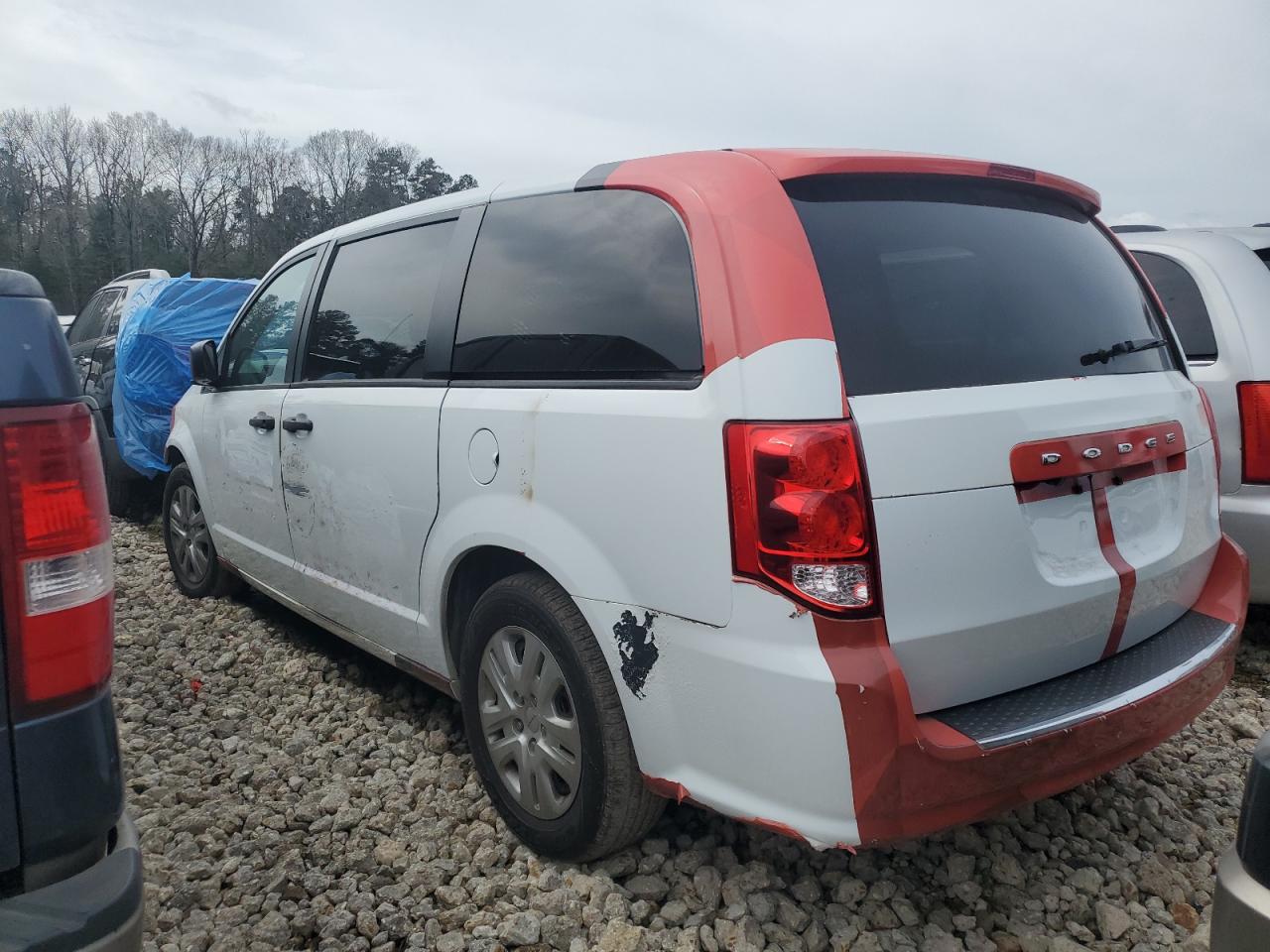 2020 Dodge Caravan - Image 2