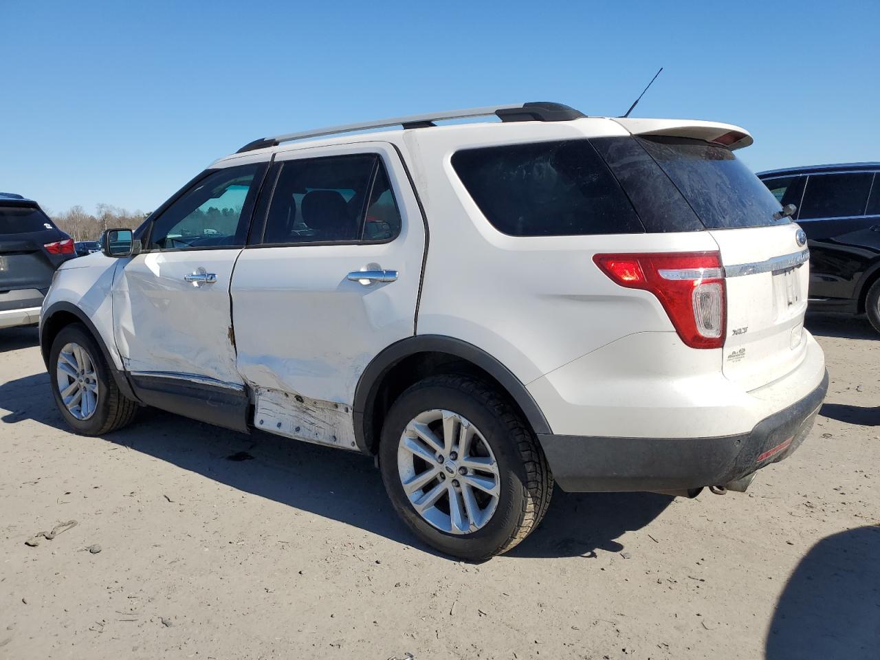 2014 Ford Explorer - Image 2