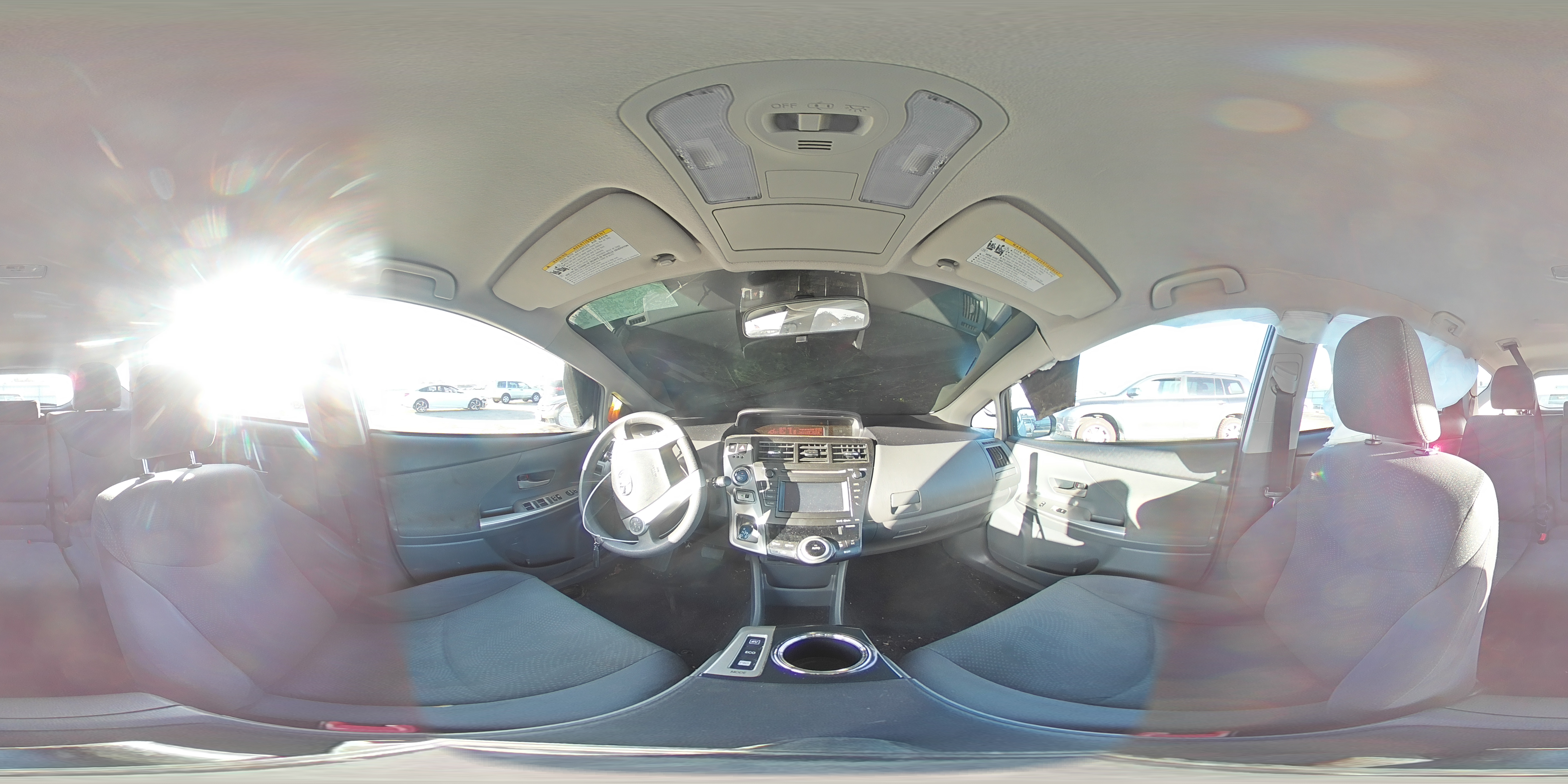 2014 Toyota Prius - Image 12