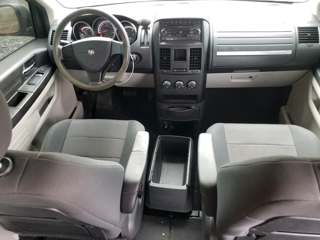 2008 Dodge Caravan - Image 8