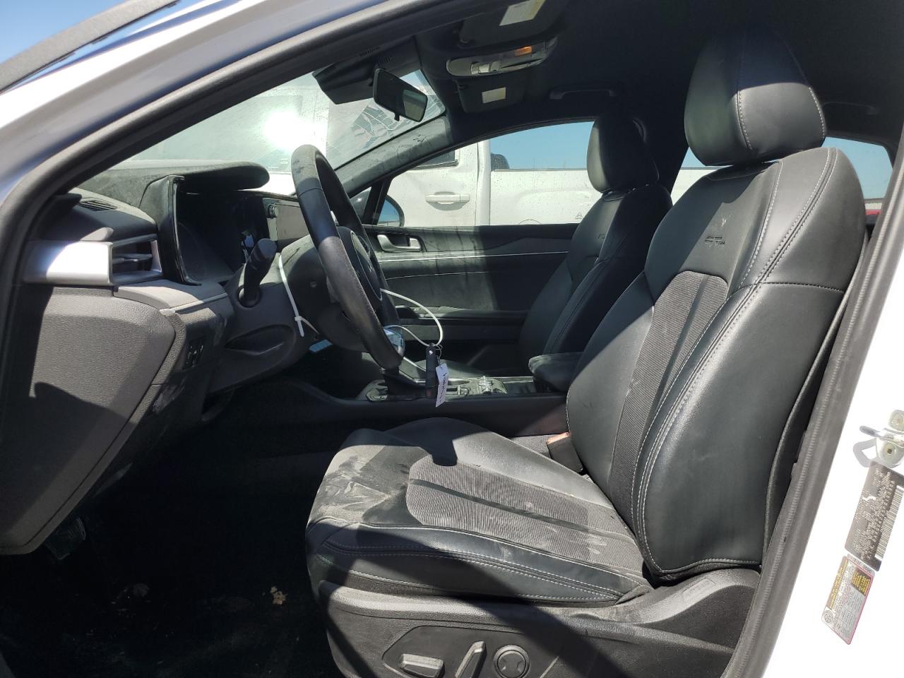 2023 Kia K5 - Image 7