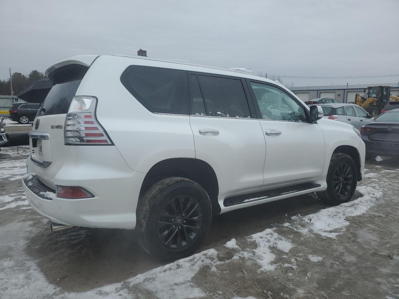 2023 Lexus GX - Image 3