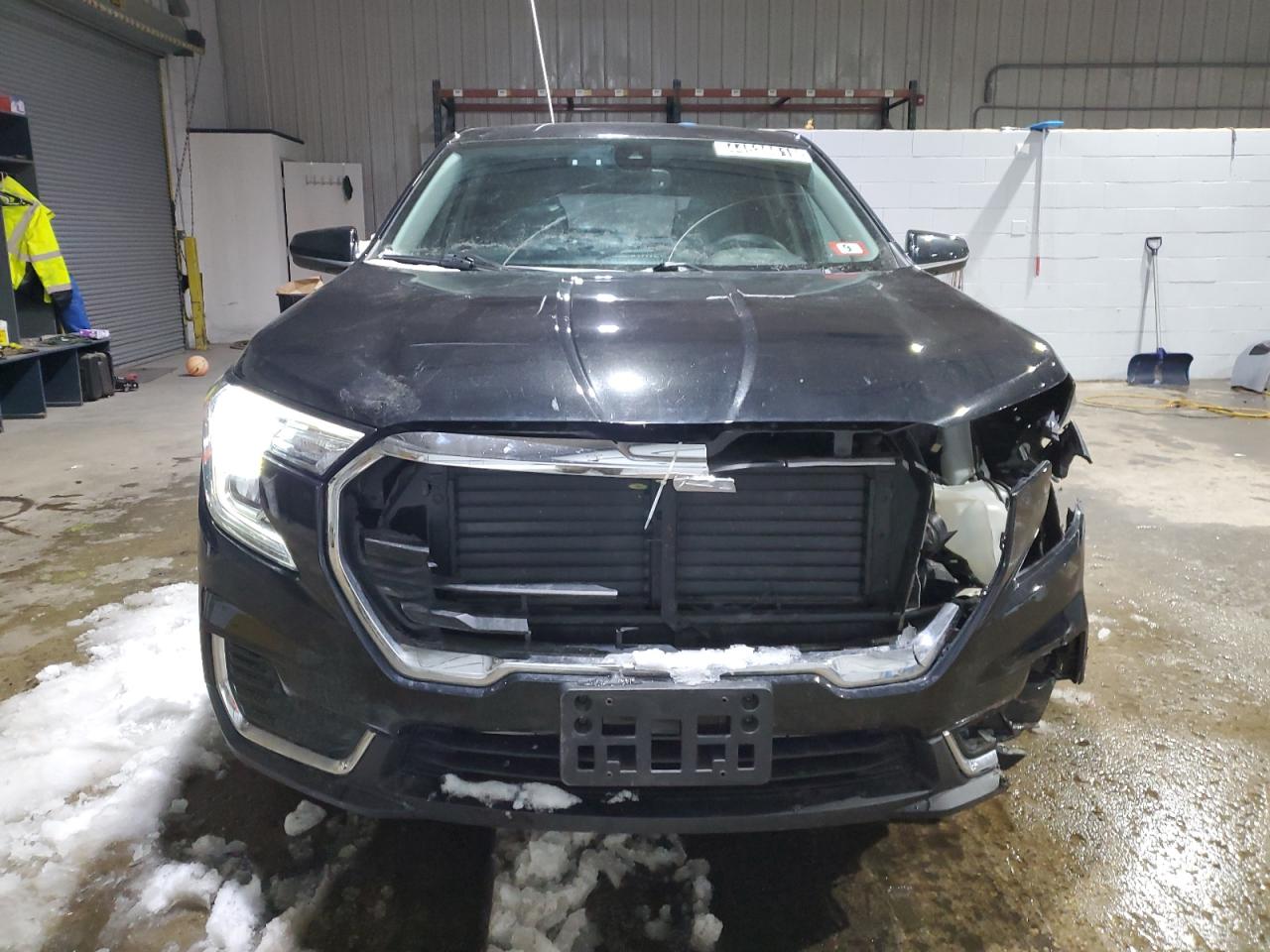 2022 GMC Terrain - Image 5