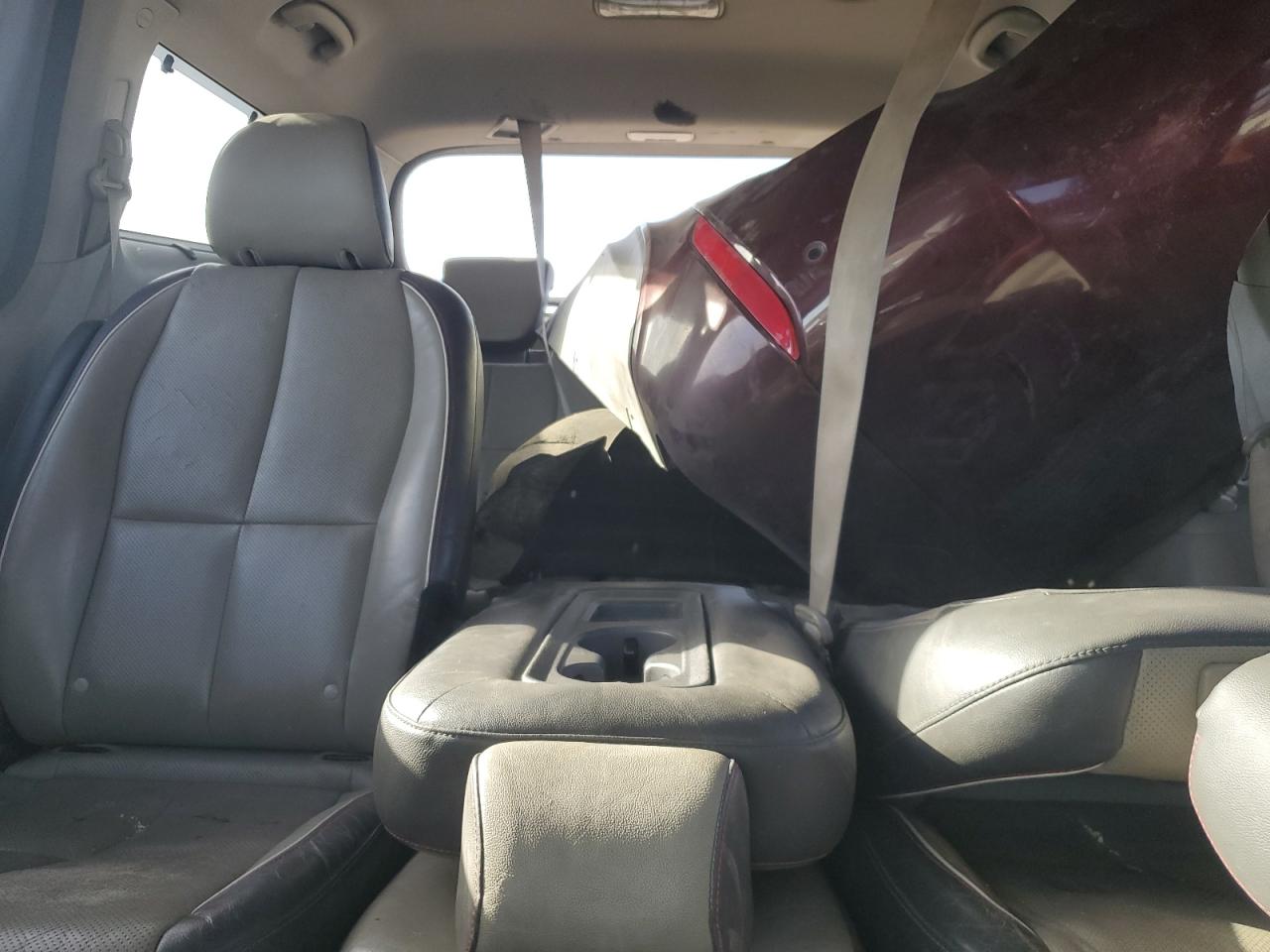 2017 Kia Sedona - Image 10