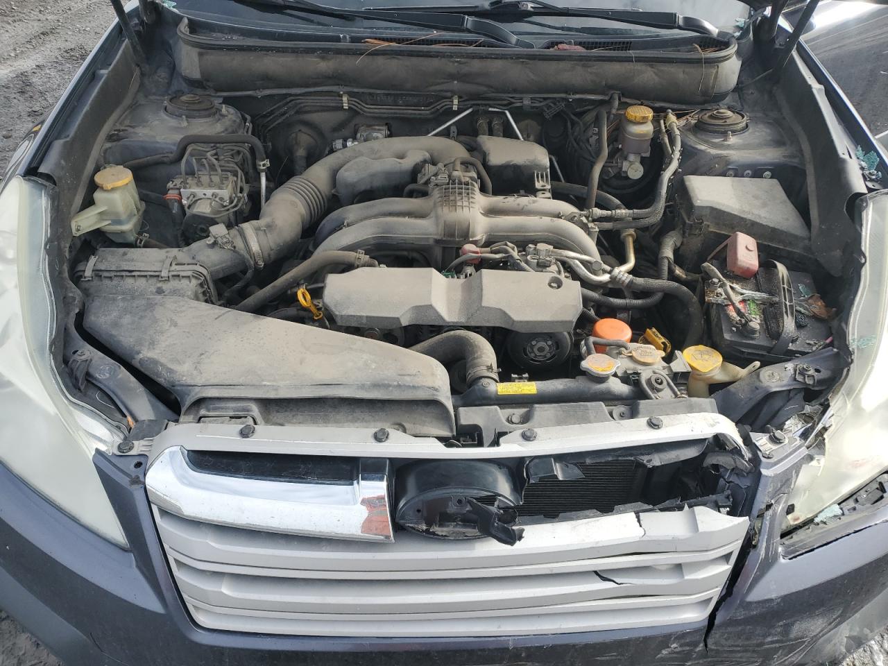 2014 Subaru Outback - Image 13