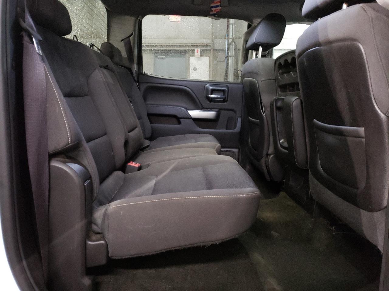 2015 Chevrolet Silverado - Image 10