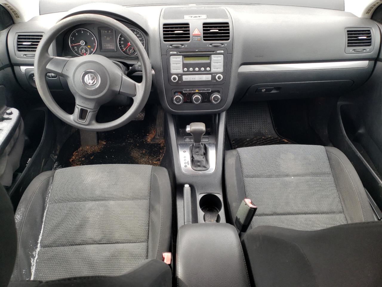 2010 Volkswagen Jetta - Image 8