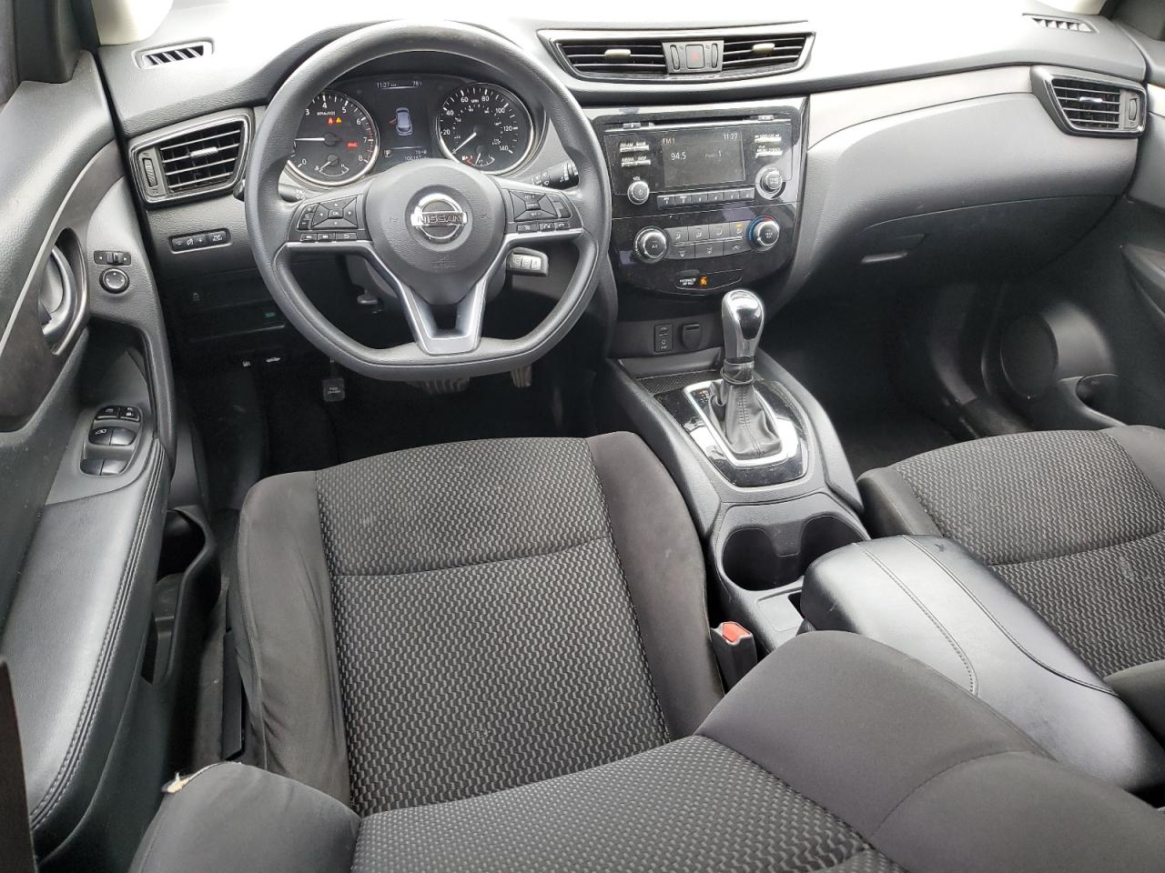 2017 Nissan Rogue - Image 8
