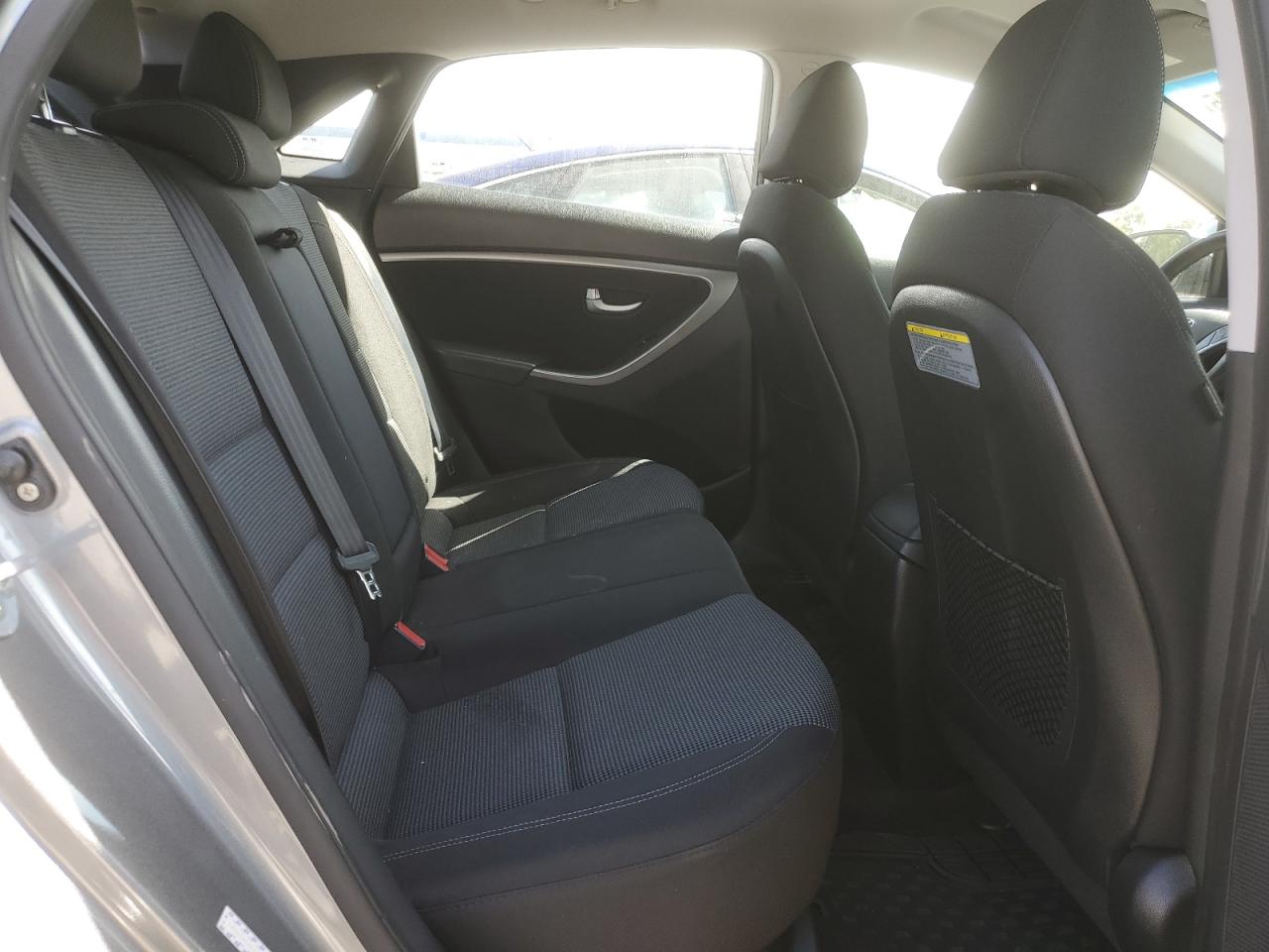 2017 Hyundai Elantra - Image 10