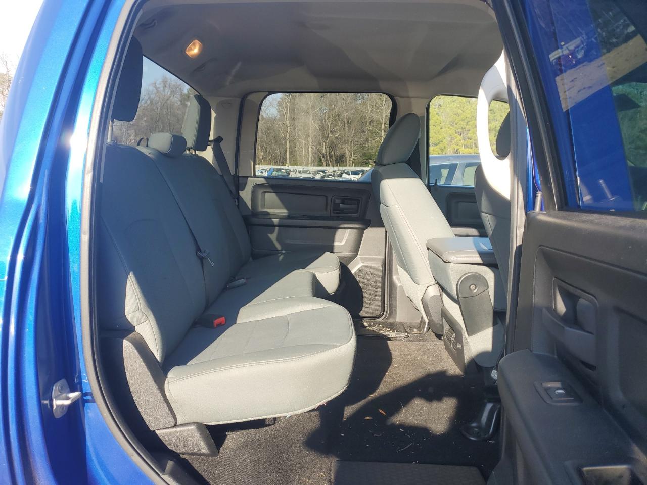 2015 RAM 1500 - Image 10