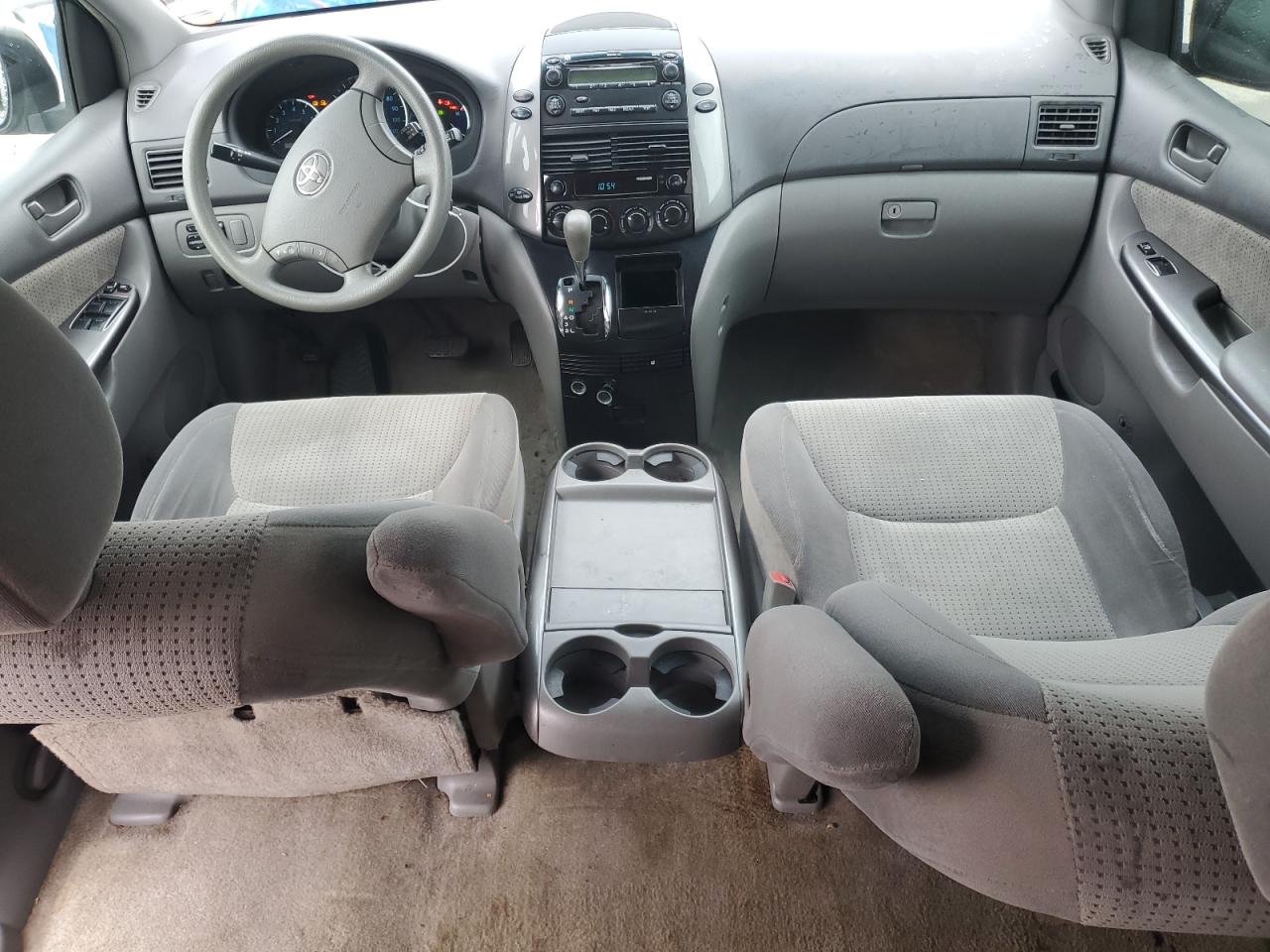 2009 Toyota Sienna - Image 8