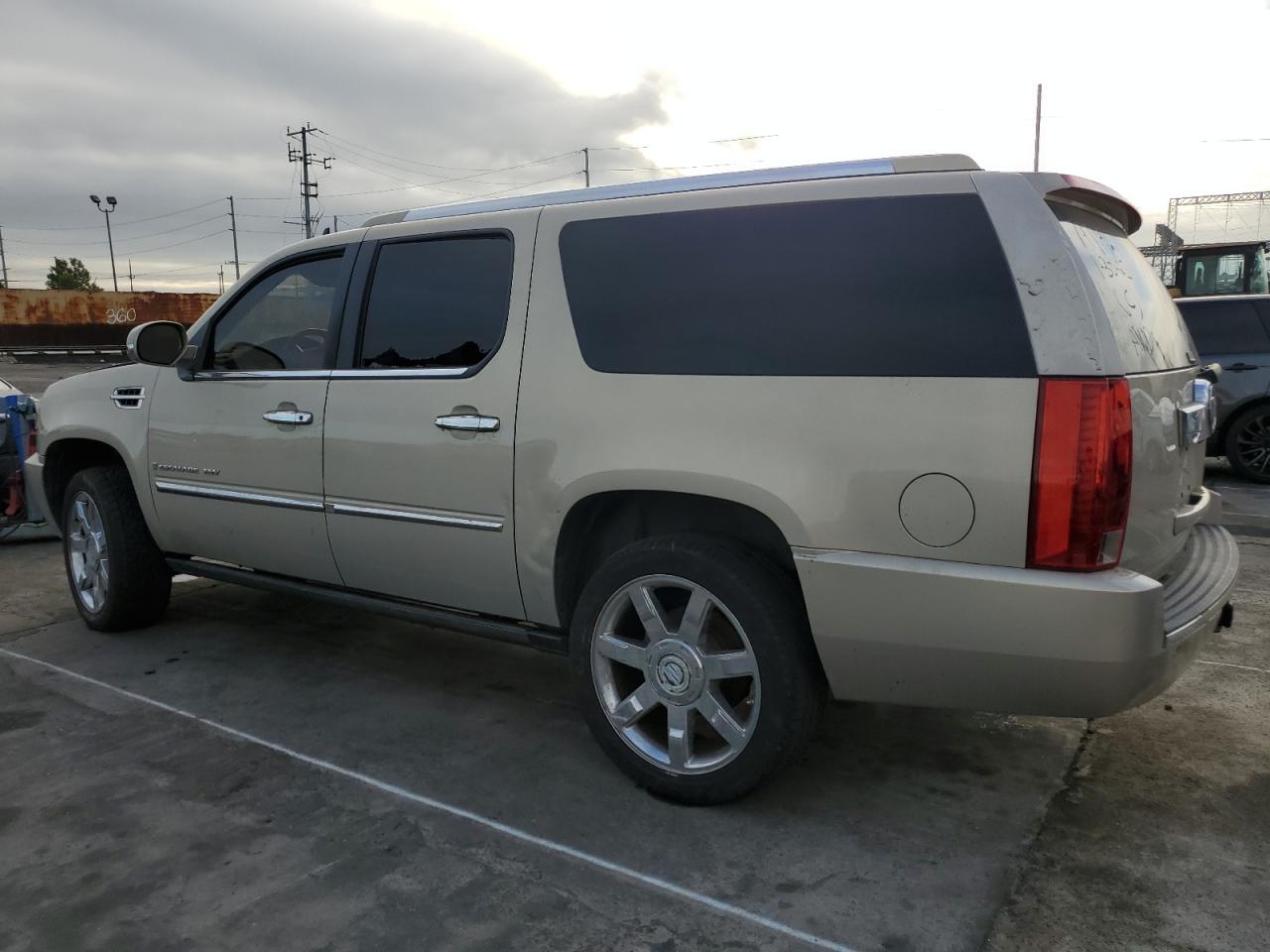 2008 Cadillac Escalade - Image 2