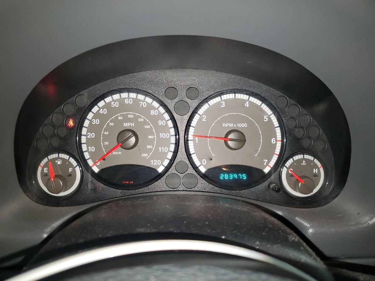 2005 Jeep Liberty (North America) - Image 9