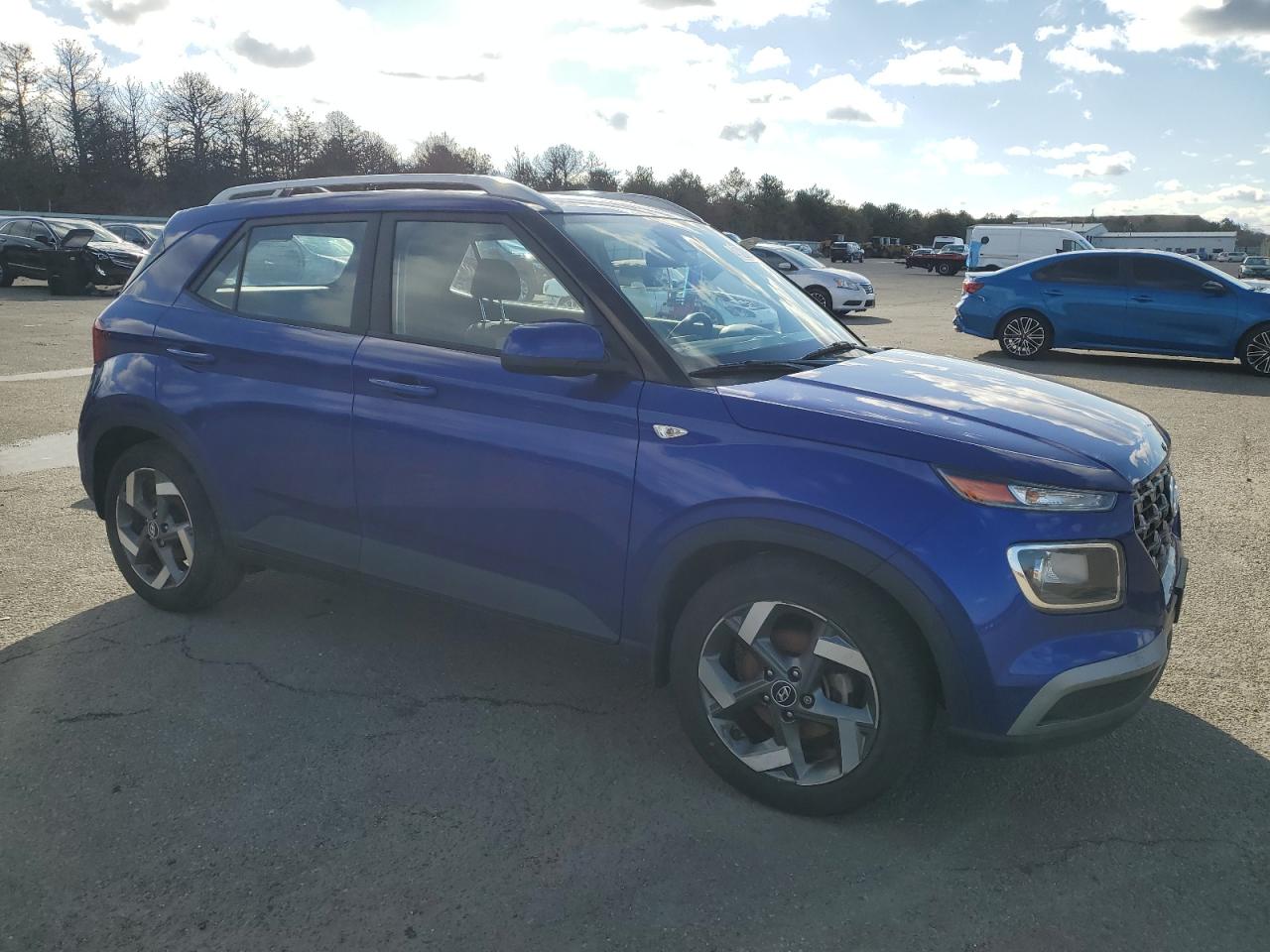 2022 Hyundai Venue - Image 4