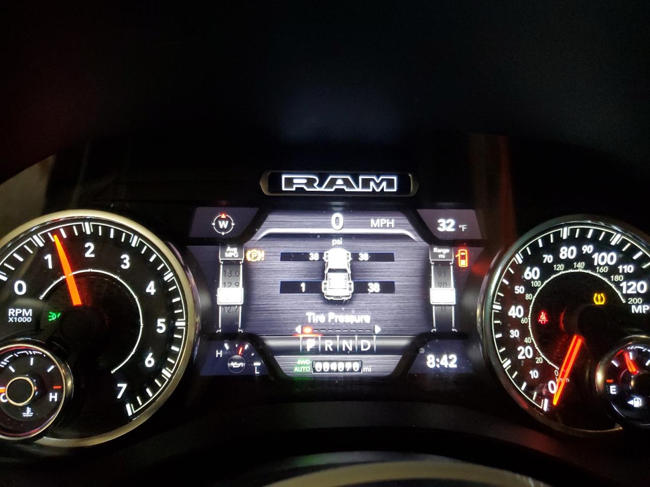 2021 RAM 1500 - Image 9