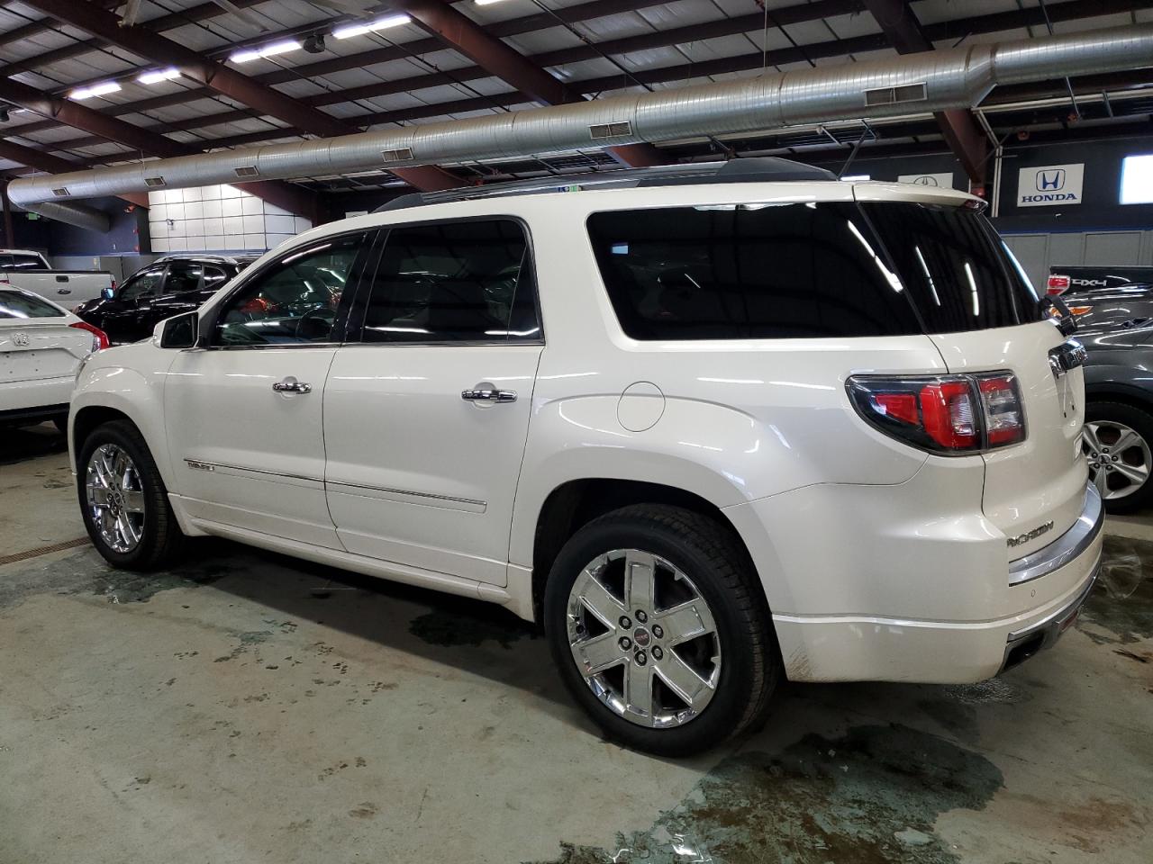 2014 GMC Acadia - Image 2