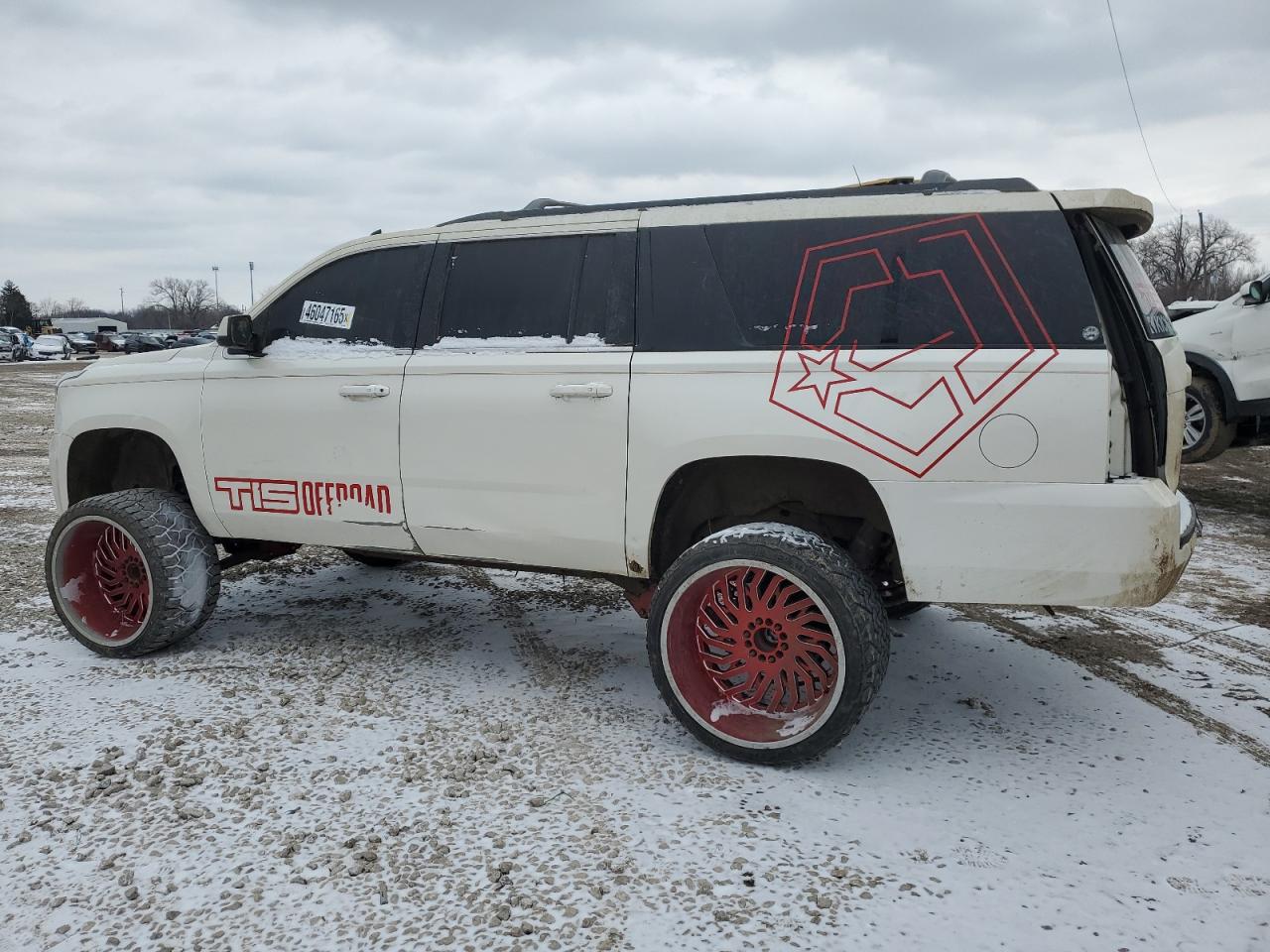 2015 GMC Yukon - Image 2