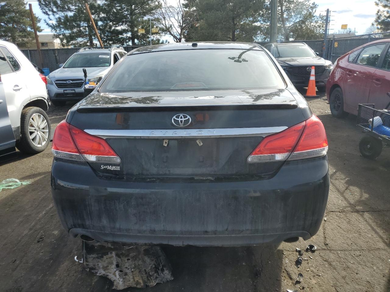 2011 Toyota Avalon - Image 6