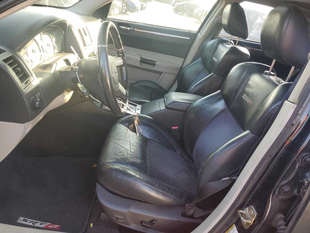 2006 Chrysler 300 - Image 7