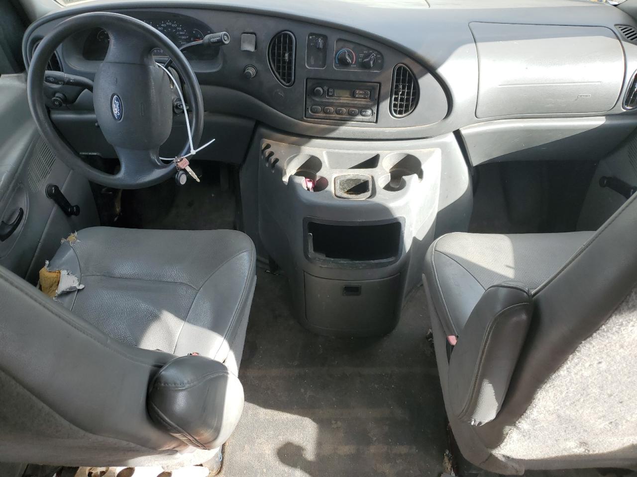 2005 Ford Econoline - Image 8