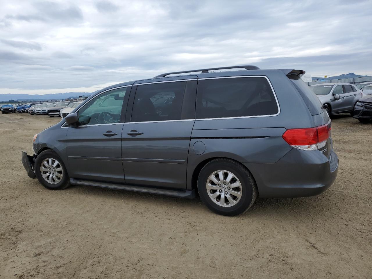 2010 Honda Odyssey - Image 2
