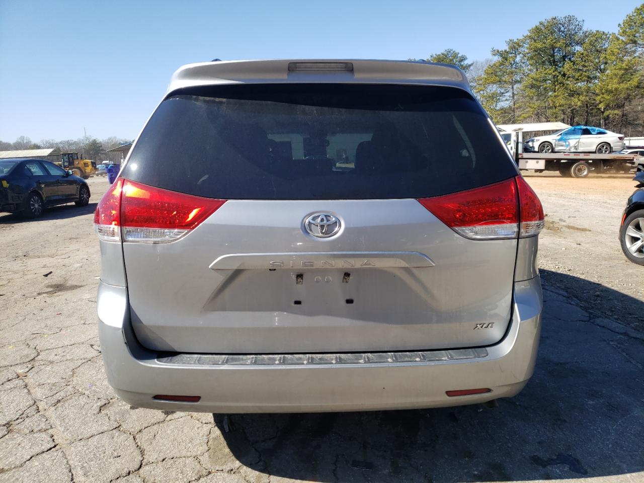 2012 Toyota Sienna - Image 6