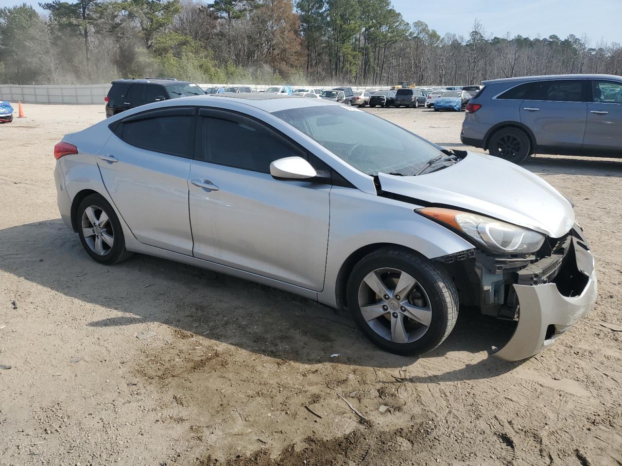 2013 Hyundai Elantra - Image 4