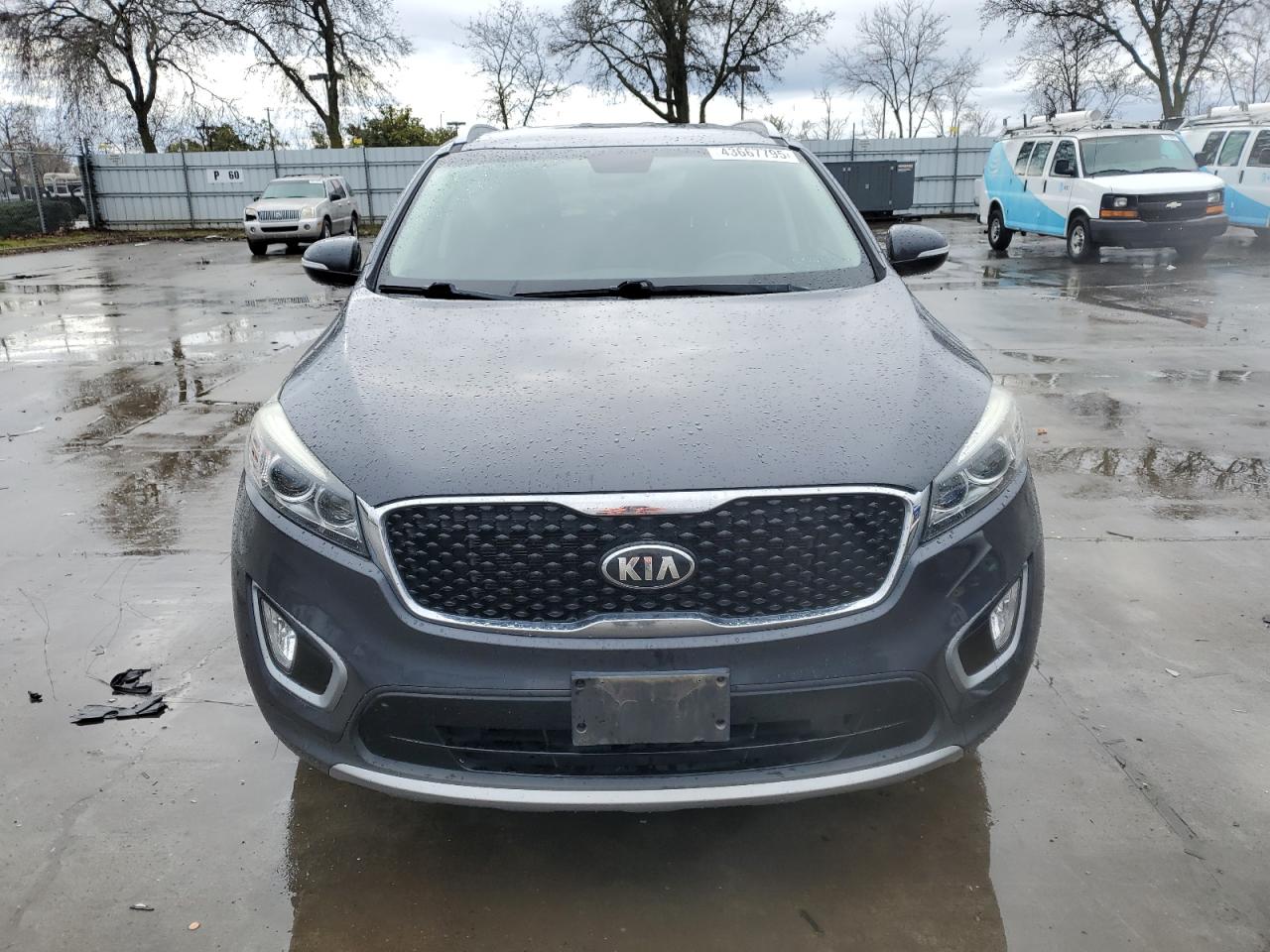 2017 Kia Sorento - Image 5