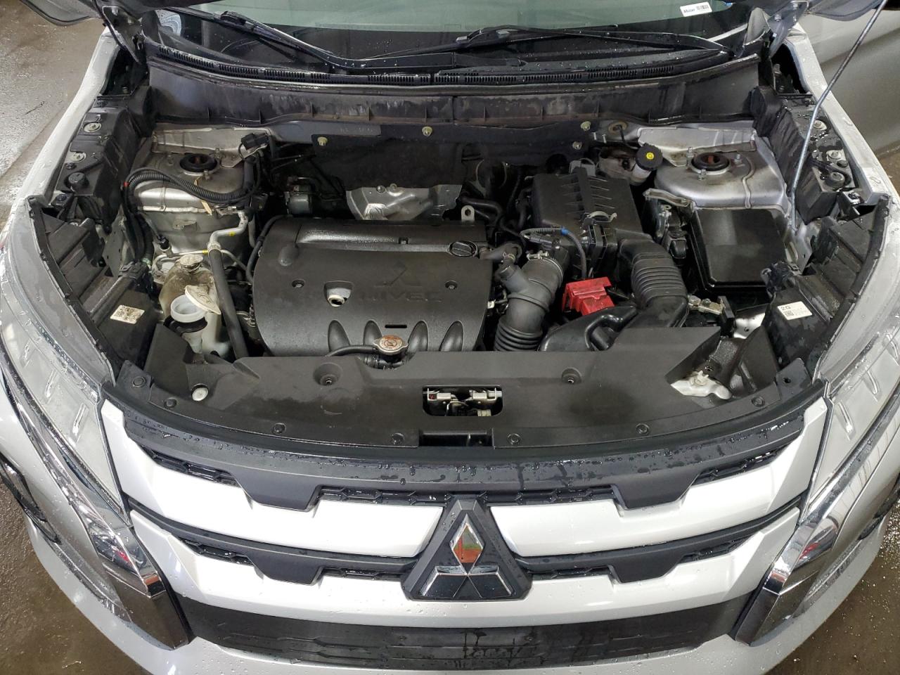 2021 Mitsubishi Outlander - Image 13