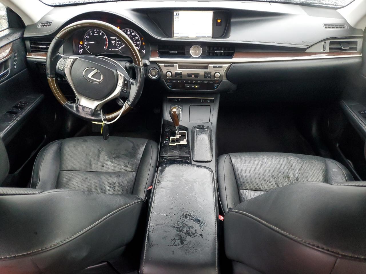 2014 Lexus ES - Image 8
