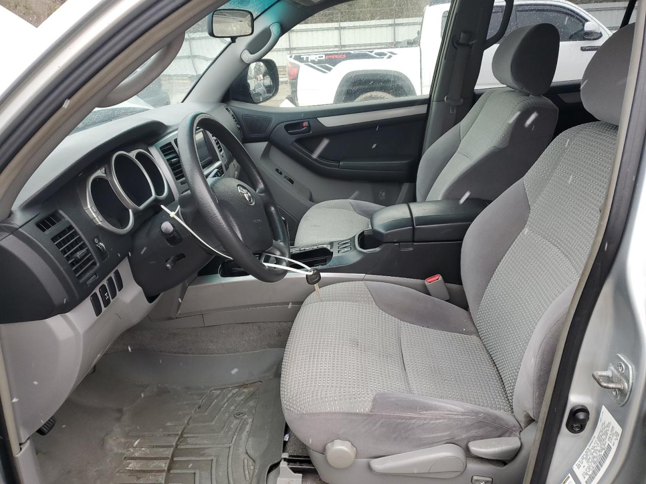2005 Toyota 4Runner - Image 7