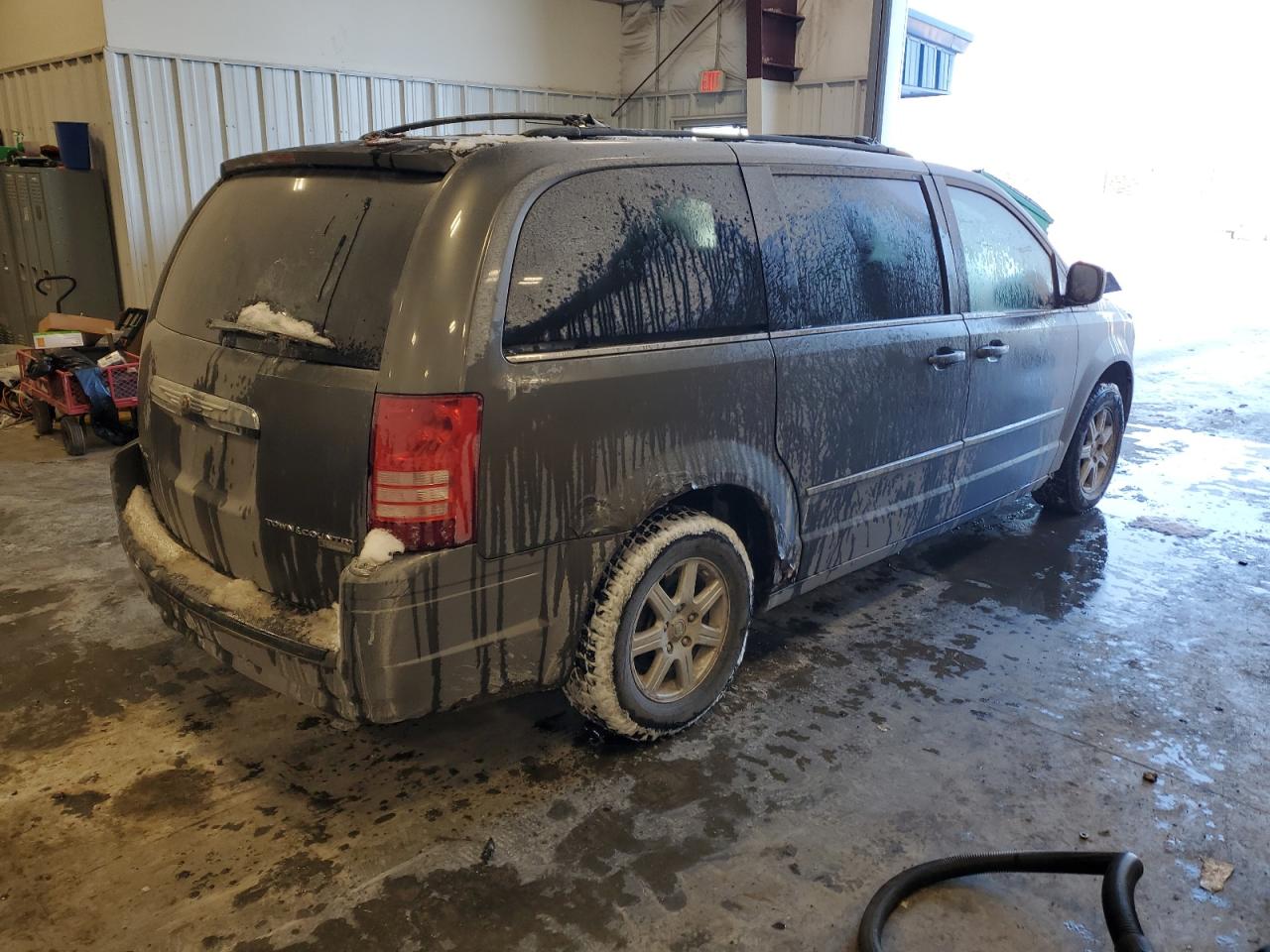 2010 Chrysler Town & Country - Image 3