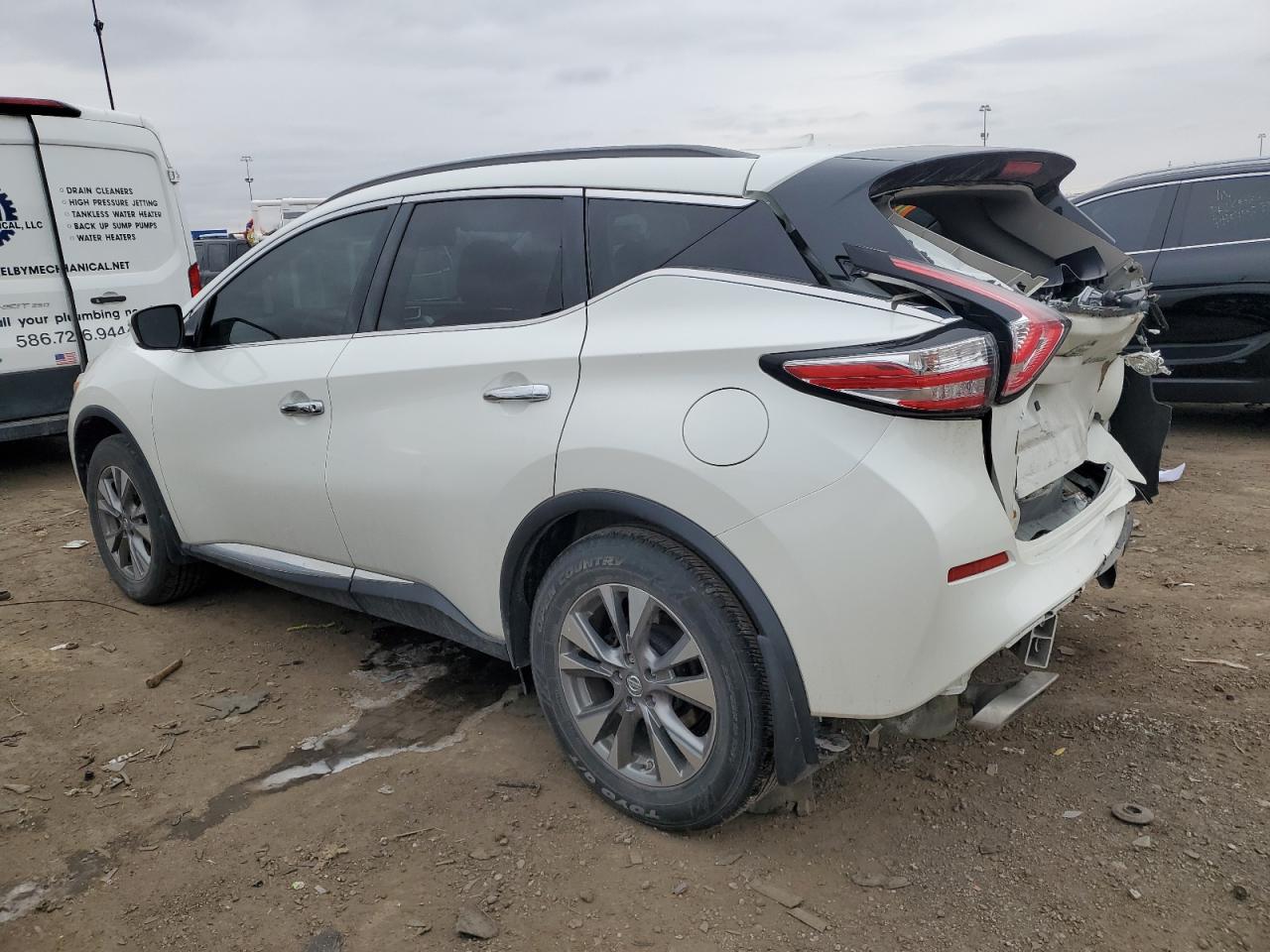 2016 Nissan Murano - Image 2