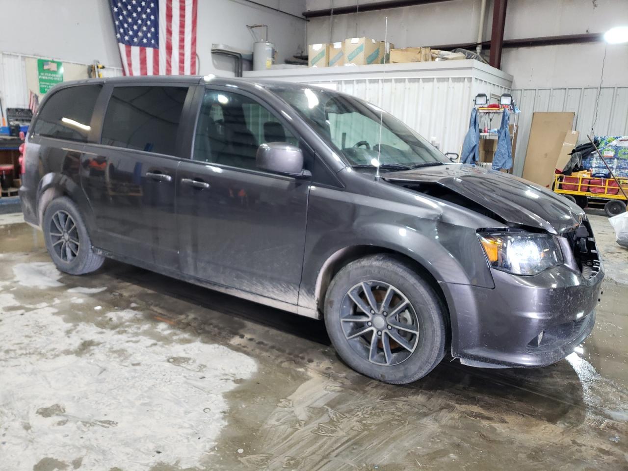 2018 Dodge Caravan - Image 4